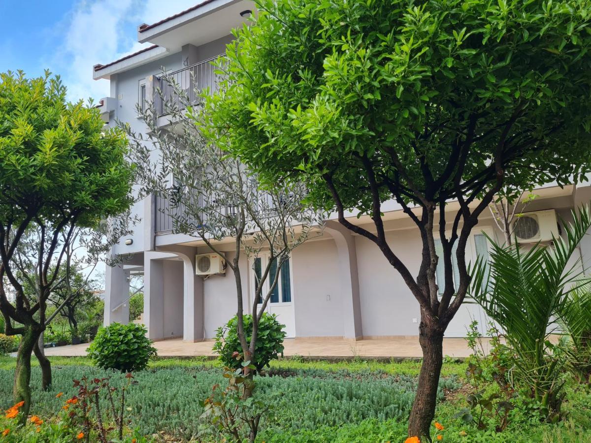 Apartments Macaso バール エクステリア 写真